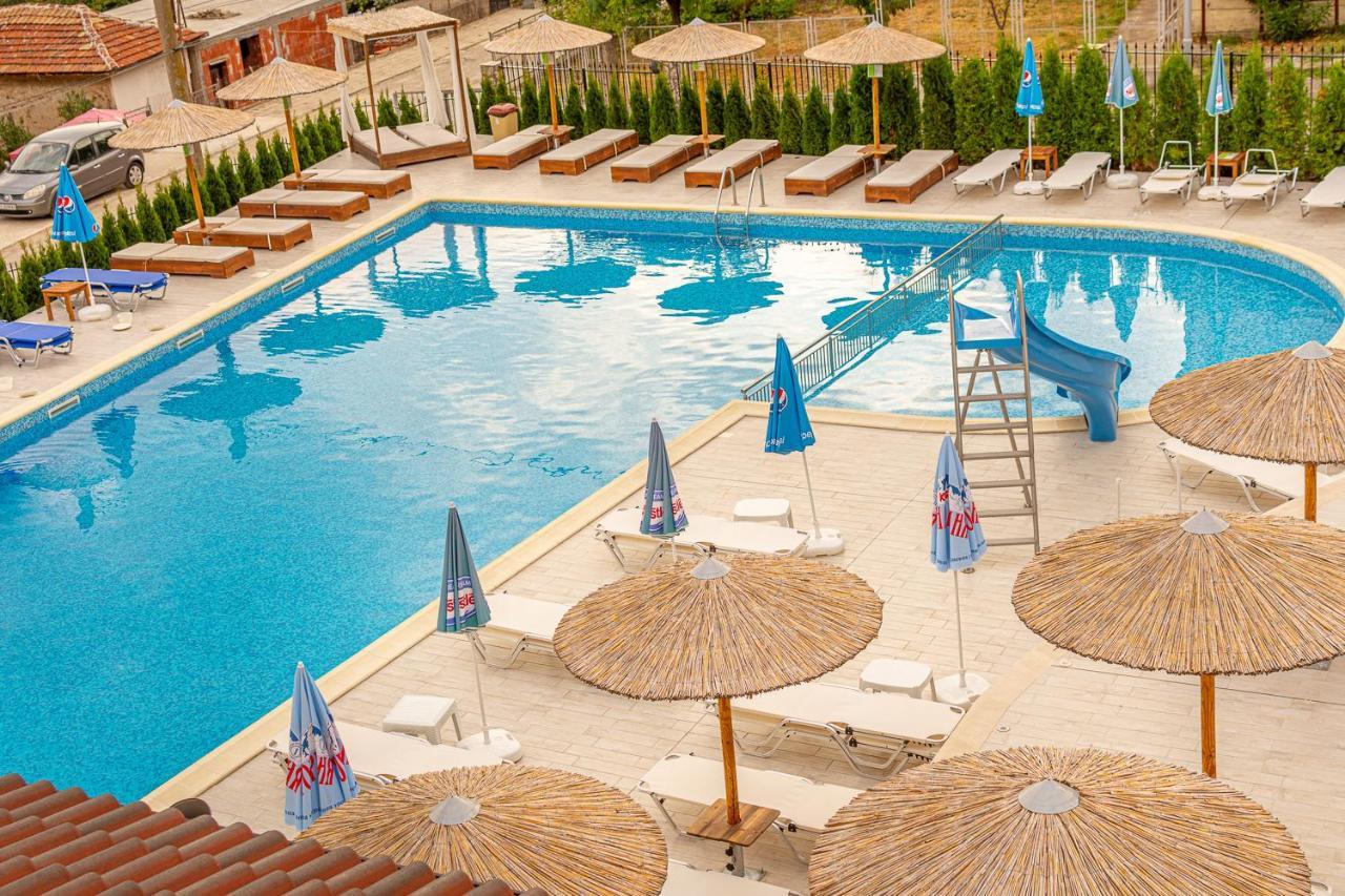 Eco Hotel Momata Kolarovo ภายนอก รูปภาพ